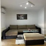 007 Apartman *