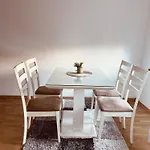 Apartman 007 *