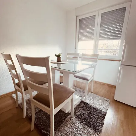007 Apartment *